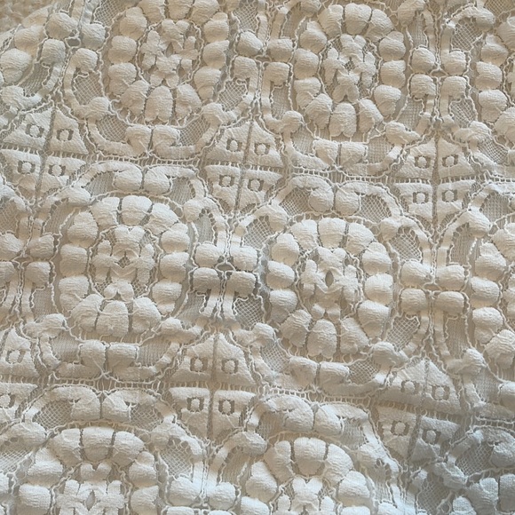 Lace halter top - Picture 2 of 3